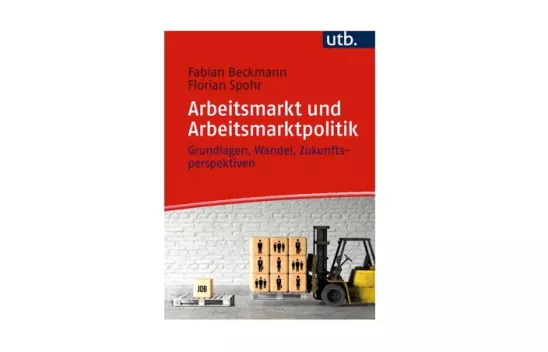 Ein Hubwagen trägt eine Palette mit Holzklötzen, auf denen Menschen aufgemalt sind. Links daneben liegt eine Palette auf der ein Klotz mit der Aufschrift "Job" liegt.