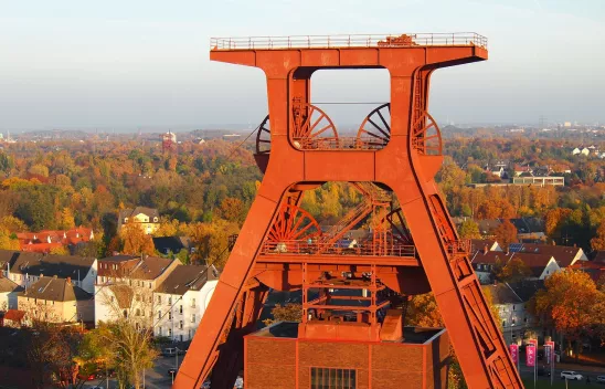 Bild eines Förderturms einer ehemaligen Zeche Bild eines Förderturms einer ehemaligen Zeche